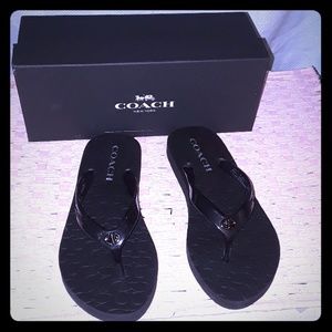 $4.99 SHIPPING TODAY ONLY🛍💙Coach Sandals